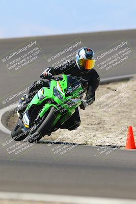 media/Sep-21-2025-TrackDaz (Sun) [[277c75b276]]/B Group/1220pm (Turn 2)/